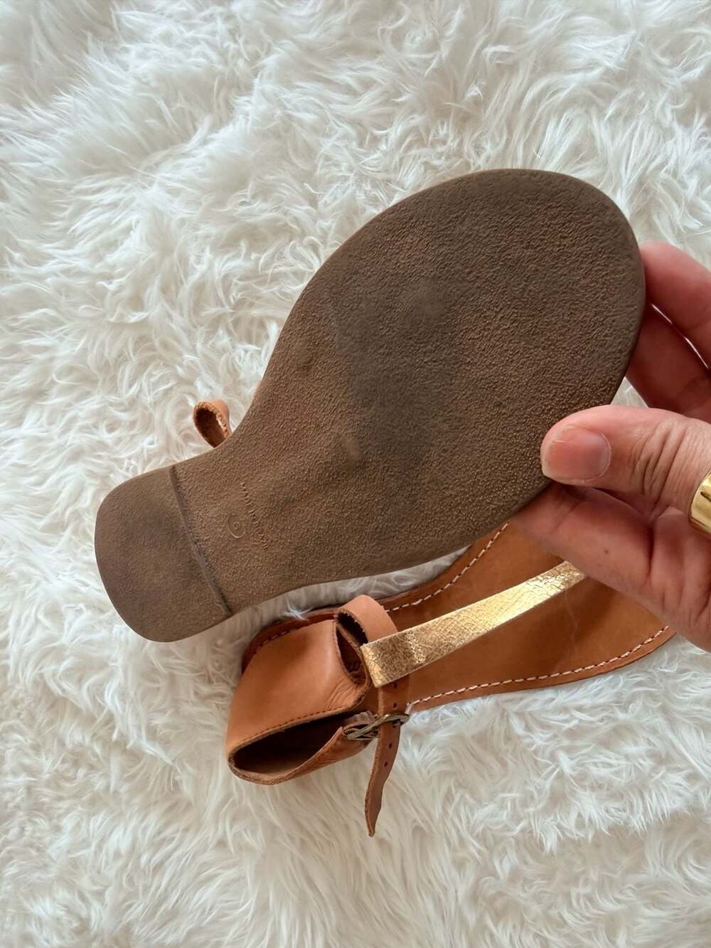 Madewell Size 6 Leather T-Strap Sandals - Picture 3 of 5